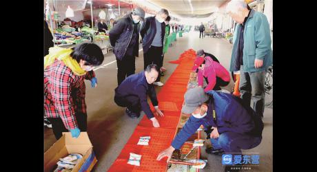 農(nóng)民詩人再創(chuàng)作百米詩歌長卷 向抗擊新冠肺炎疫情的英雄致敬